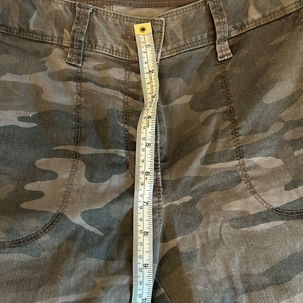 LOFT camo skinny jeans - Picture 5 of 6